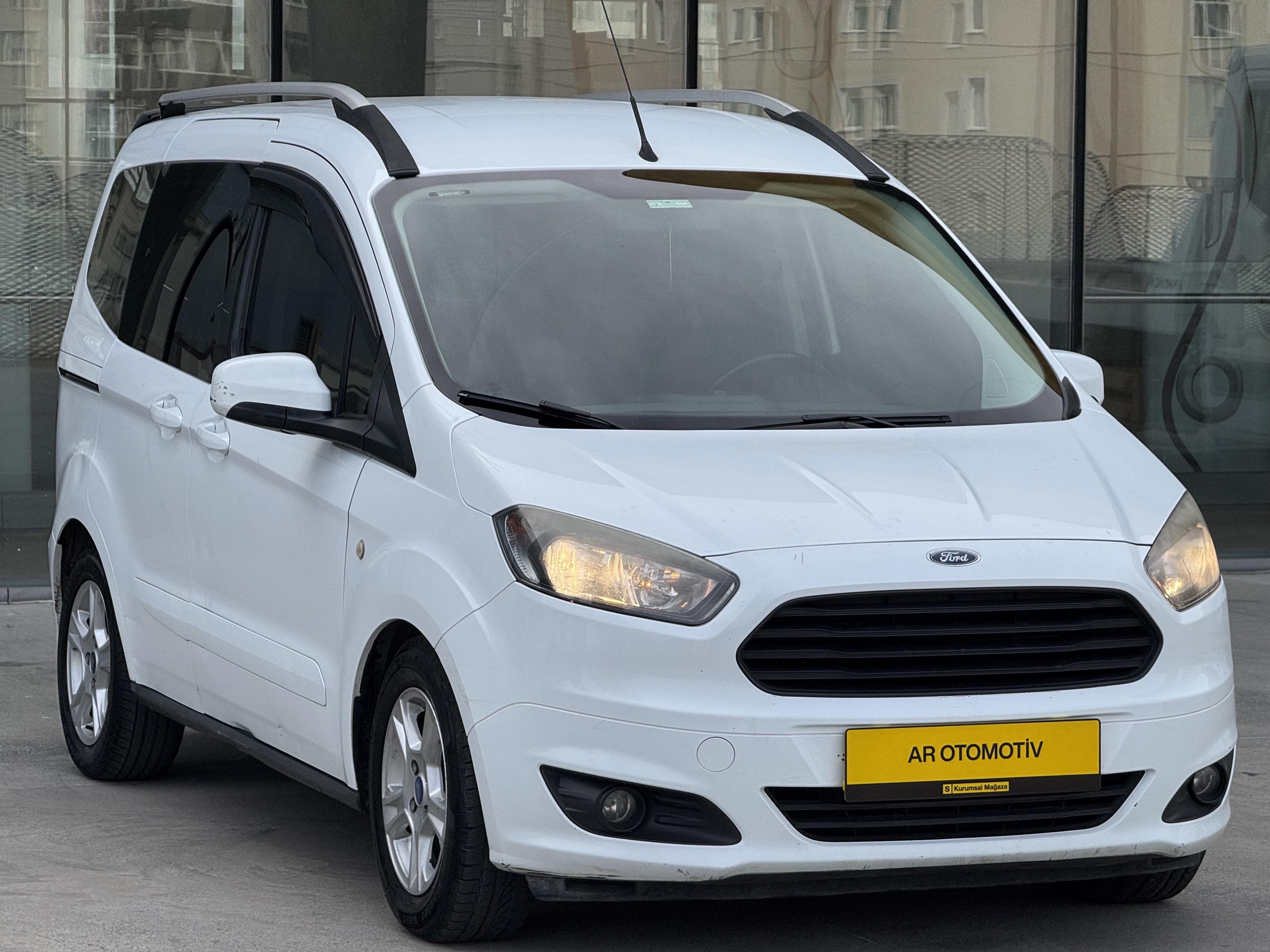 125 BİN PEŞİN KALAN KREDİ/SENET TOURNEO COURIER 1.5 TDCİ DELUXE