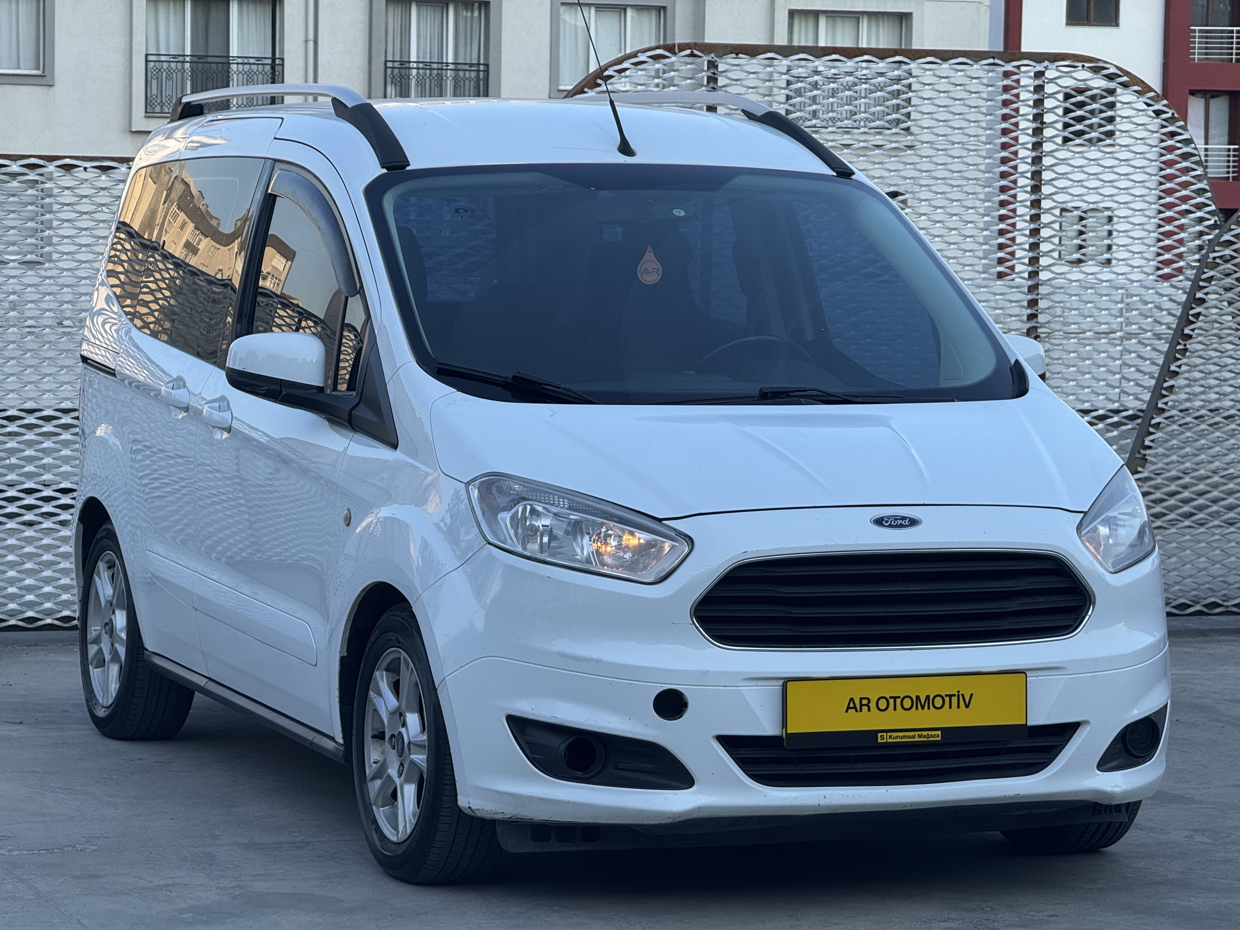 200 BİN PEŞİN 36 AY KREDİ/SENET FORD COURİER 1.5 DELUX HATASIZZZ